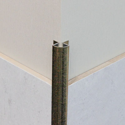 La teja de acero inoxidable decorativa modificada para requisitos particulares de la vibración arregla la longitud de 8m m los 2.7m