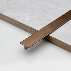 Buen precio 304 T de acero inoxidables formaron el ajuste de la teja del metal del oro del perfil de la decoración de la teja de la tira de ajuste interno en línea